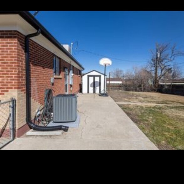 Building Photo - 10454 Grant Dr