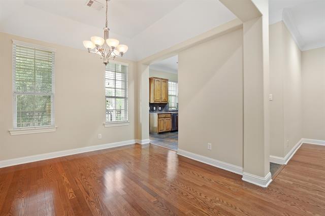 Building Photo - 5812 La Vista Dr