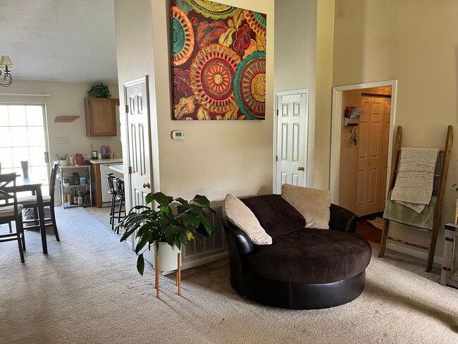 Building Photo - 3BR 2BA One level, West Knox off Westland