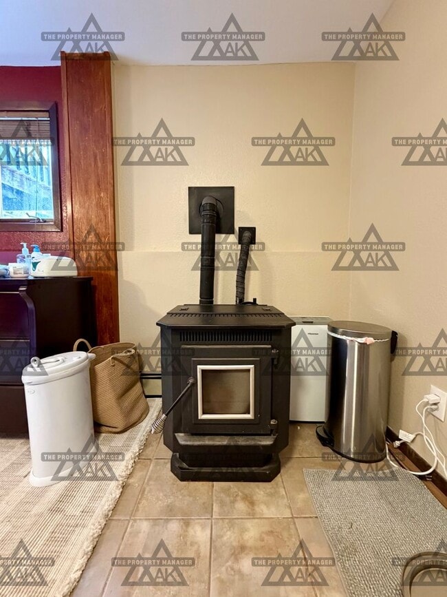 Building Photo - Spacious North Pole Home | 3 Bed, 2 Bath | Fenced Yard + Pet Friendly