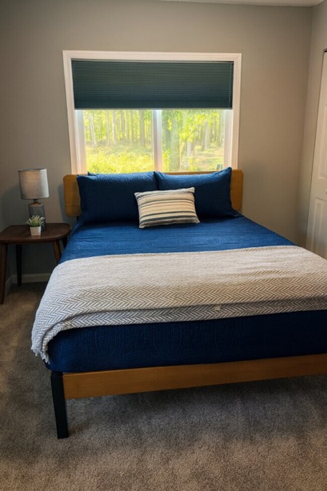 Building Photo - 1902 Greenwood Ave