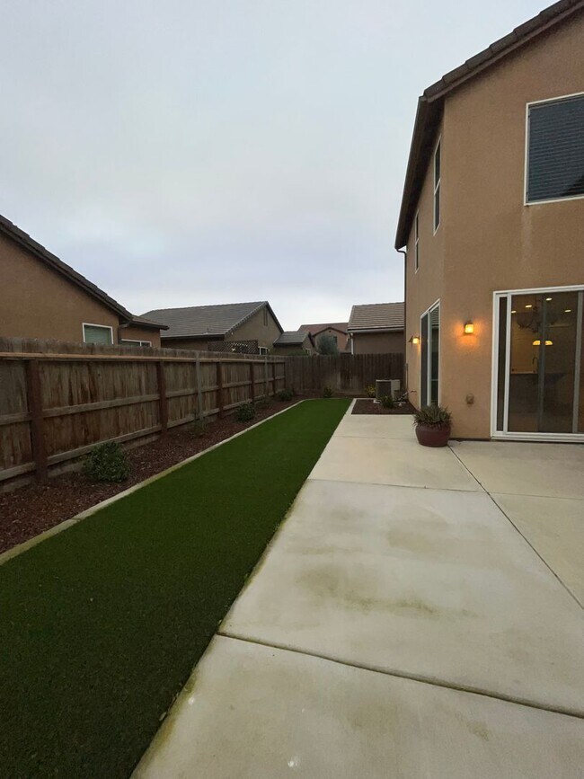 Building Photo - Available Soon!!  Avalon Gated Community!