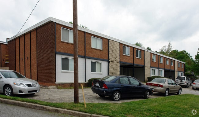 Primary Photo - 511 Westwood Ave