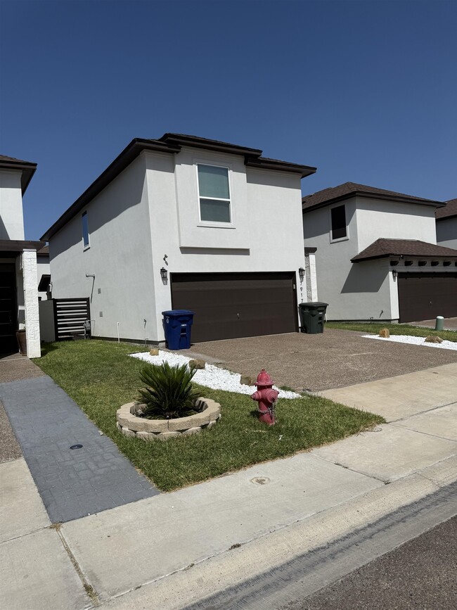 Building Photo - 7917 Elka Lp