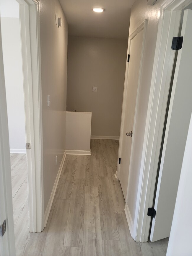 Building Photo - 3429 Malabar Rd