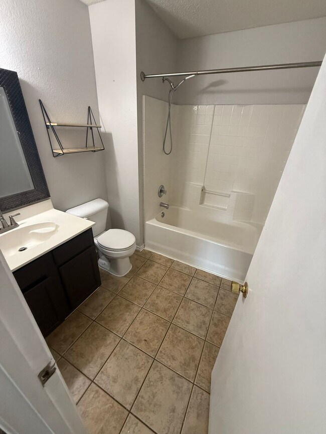 Building Photo - MOVE IN SPECIAL $500.00 OFF FIRST FULL REN...