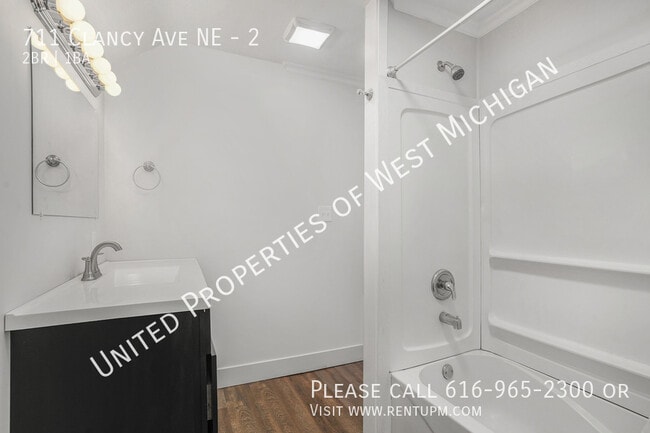 Building Photo - Available Now | 2 bed 1 bath Apartment in ...