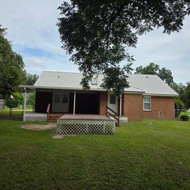Building Photo - 130 Paloma Dr
