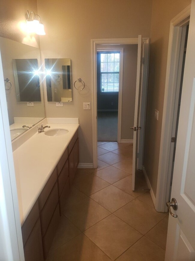 Building Photo - Harveston - 1 Story, 3 BR, 3 BA + Office/Den