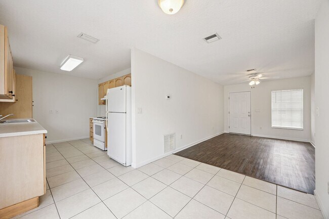Building Photo - New rental