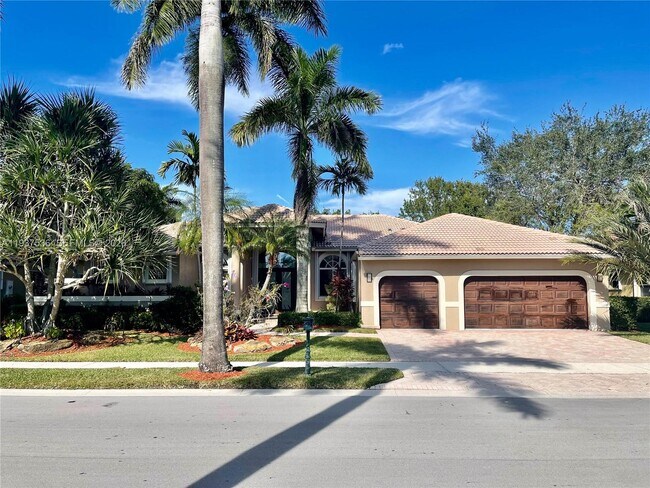 Building Photo - 2579 Mayfair Ln