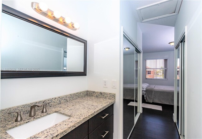 Building Photo - 6202 NW 116th Ave