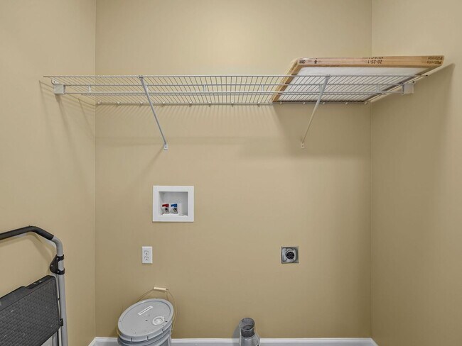 Building Photo - 402 McFall Ct