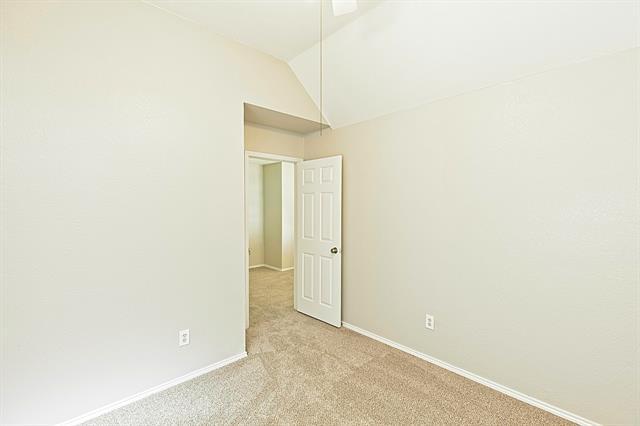 Building Photo - 2405 Hopkins Dr