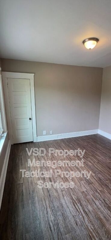 Building Photo - 3408 E 140th St