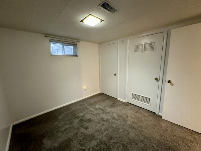 Building Photo - 3560 S Cochise Dr