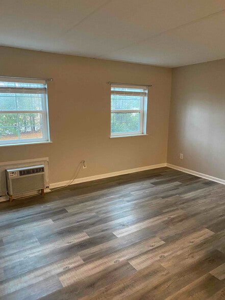 Building Photo - 6850 Blue Heron Blvd