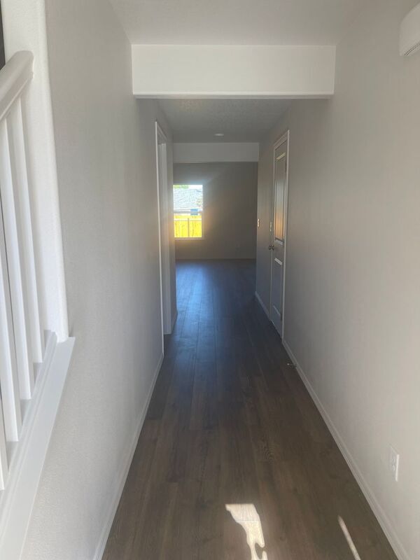 Building Photo - 1630 Zoe Ave