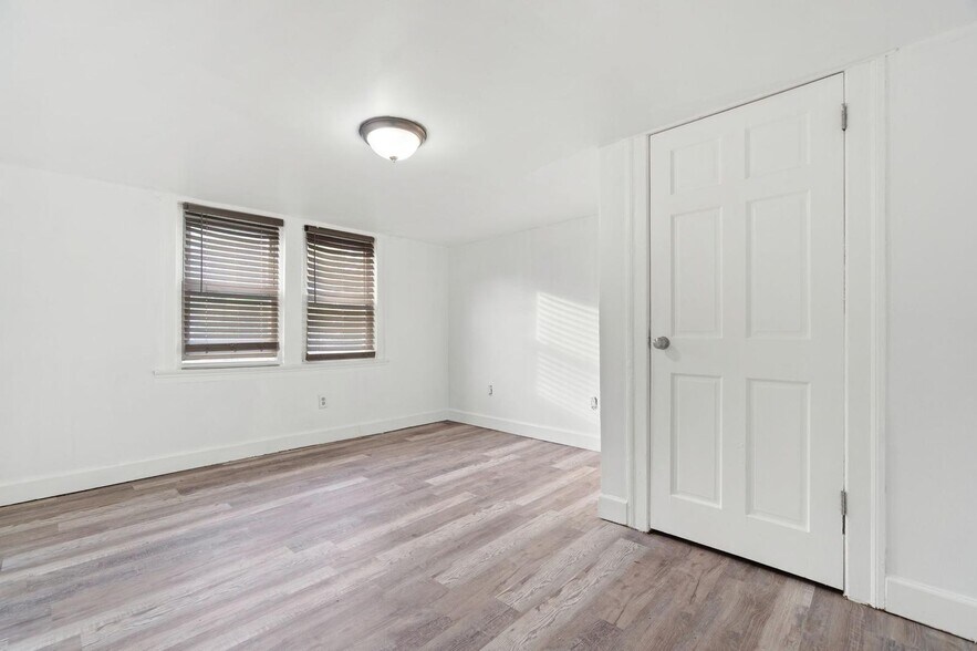 Building Photo - 130 Elmwood Ave