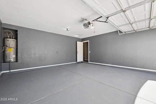 Building Photo - 5409 S 10th Ave