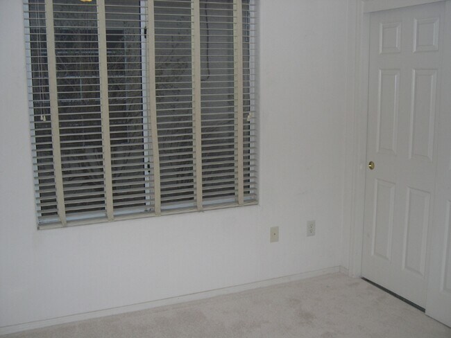 Building Photo - 2522 Libretto Ave