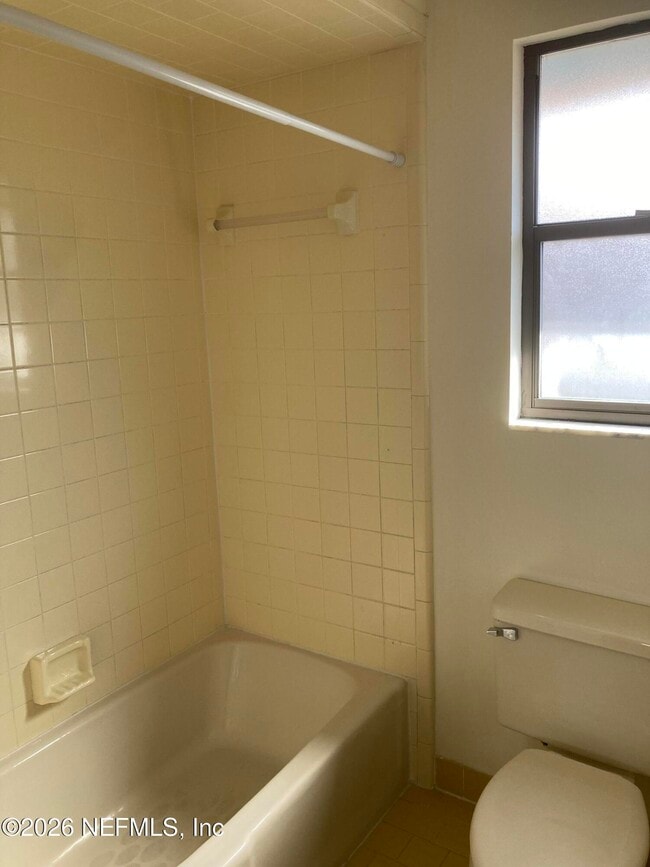 Building Photo - 5240 River Park Dr