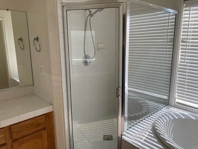 Building Photo - 1575 Tulip St