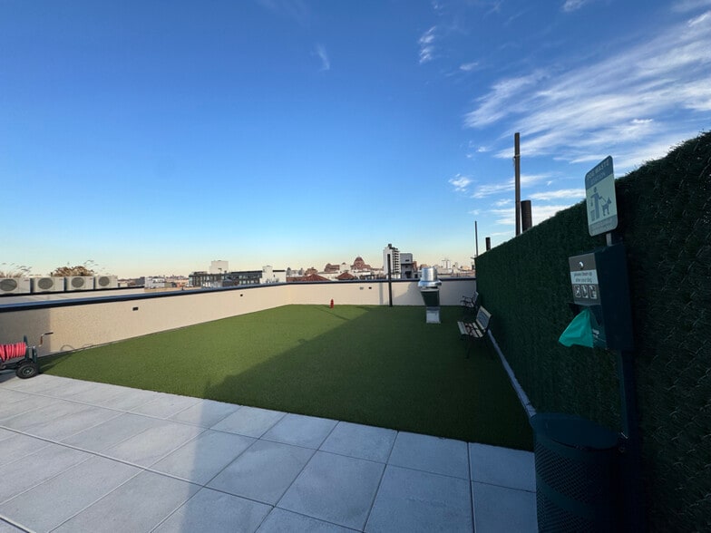 Building Photo - 154 Lenox Rd