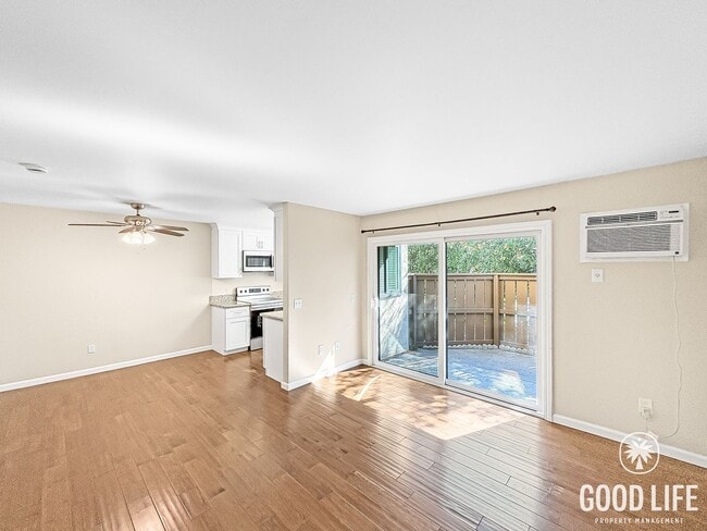 Building Photo - Clean & Move-In Ready Upgraded Condo in Prime Scripps Ranch Location