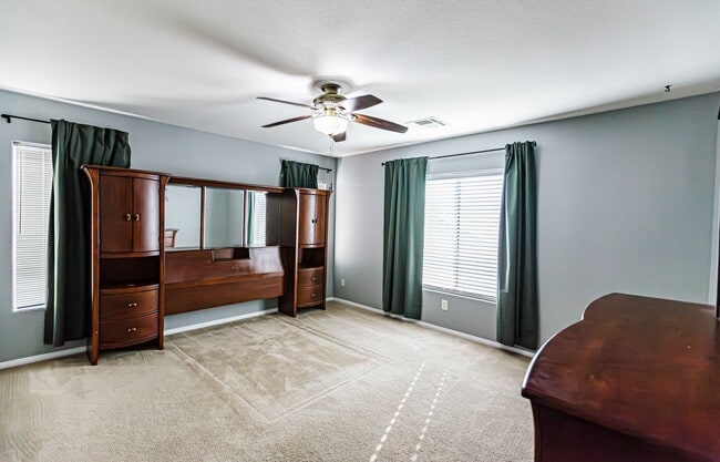 Building Photo - 3 story home