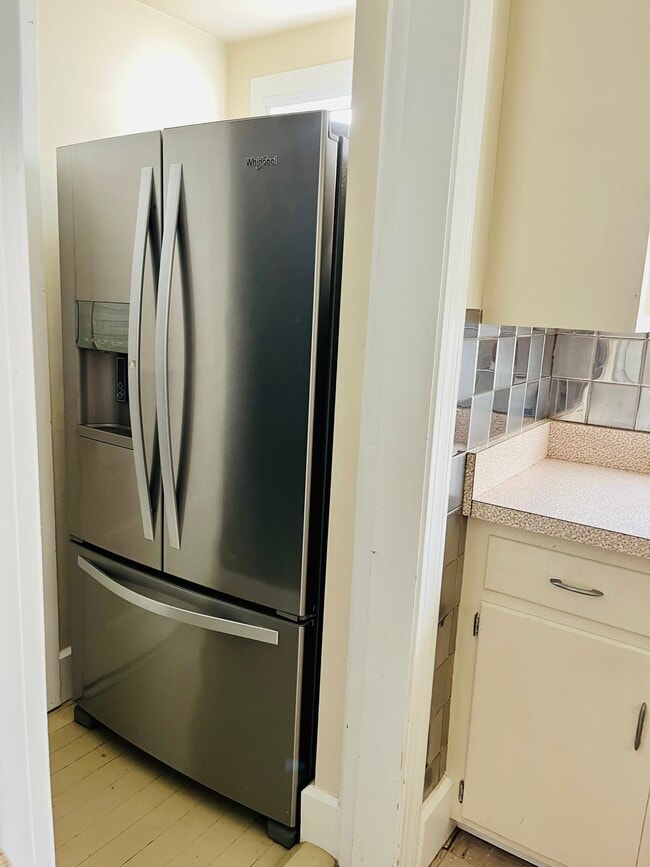 Building Photo - 115 E Monroe St