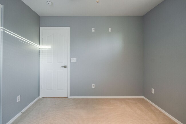 Building Photo - $3,500 For Lease Starting June 1, 2026 4 beds-2.5 Baths 2,421 Sq. Ft.  Amazing Gilbert 85298 Home...