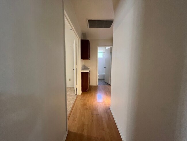 Building Photo - Charming 2 Bedroom, 2 Bathroom Home for Rent!