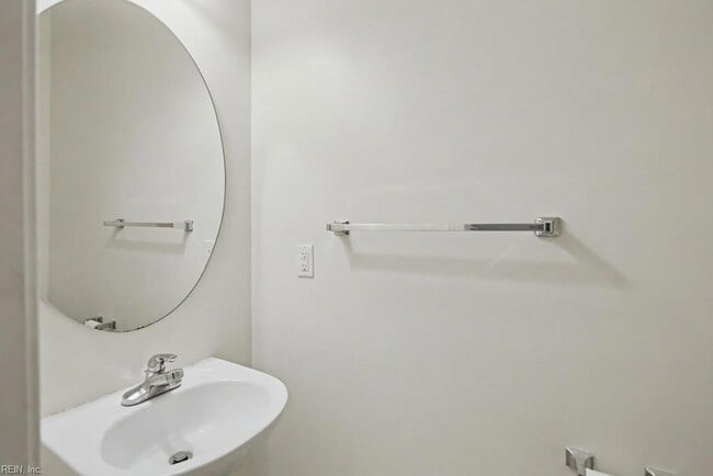 Building Photo - 3820 Stumpy Lake Ln