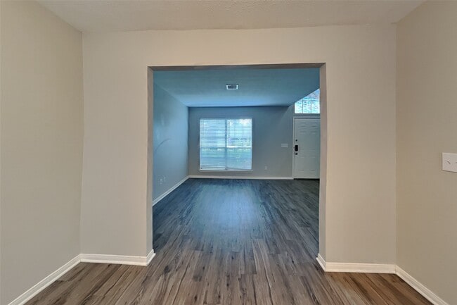 Building Photo - 9530 Cabin Creek Dr