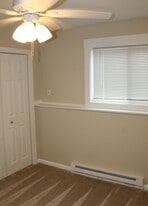 Building Photo - Vienna West Apartments