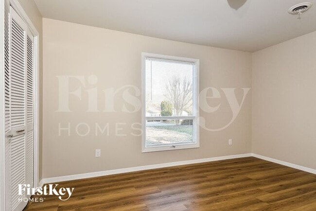 Building Photo - 4113 Oak Hollow Dr