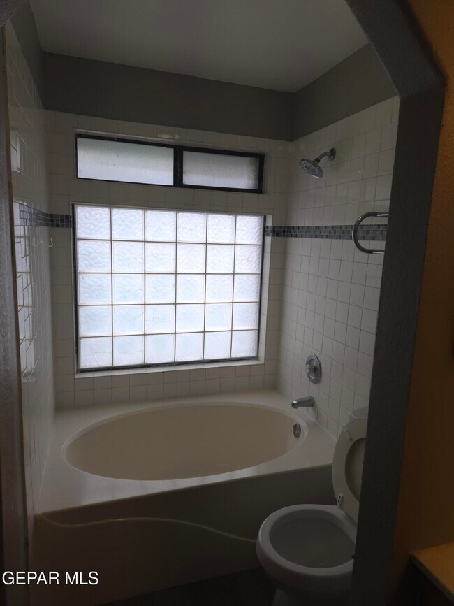 Building Photo - 4629 Loma Grande Dr