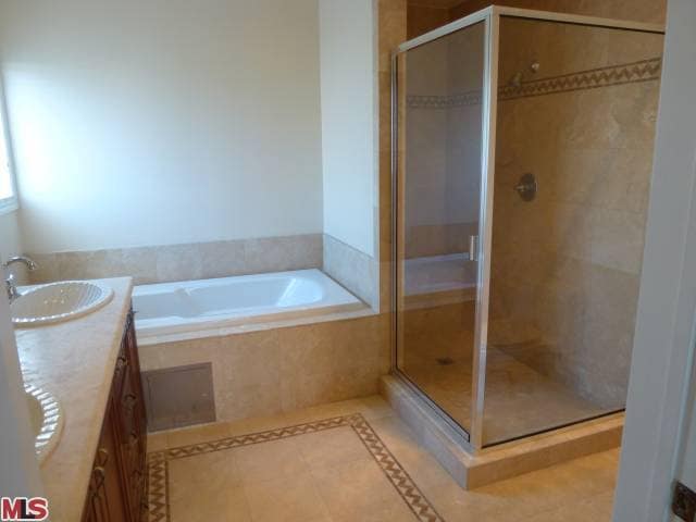 Master bath1 - 1828 Glendon Ave