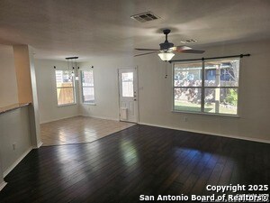 Building Photo - 220 Hereford St