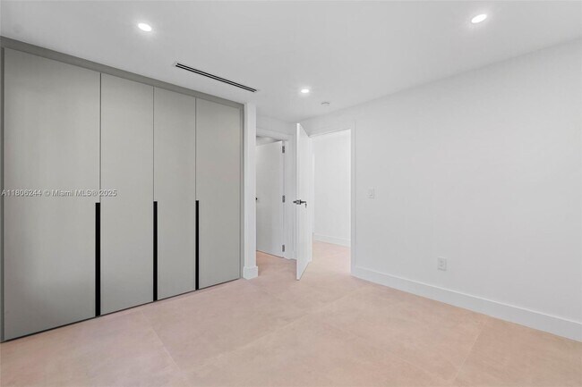 Building Photo - 7530 SW 134th St