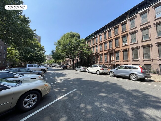 Building Photo - 261 W 131st St