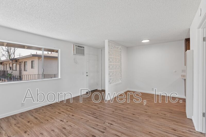 Building Photo - 1221 B St
