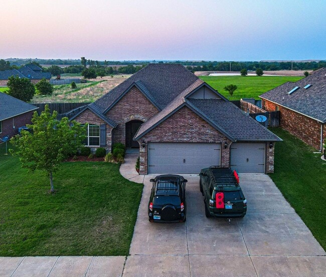 Primary Photo - Beautiful Eastlake Home, easy access to Ft...