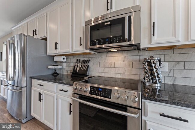 Building Photo - 304 Petite Sirah Terrace SE