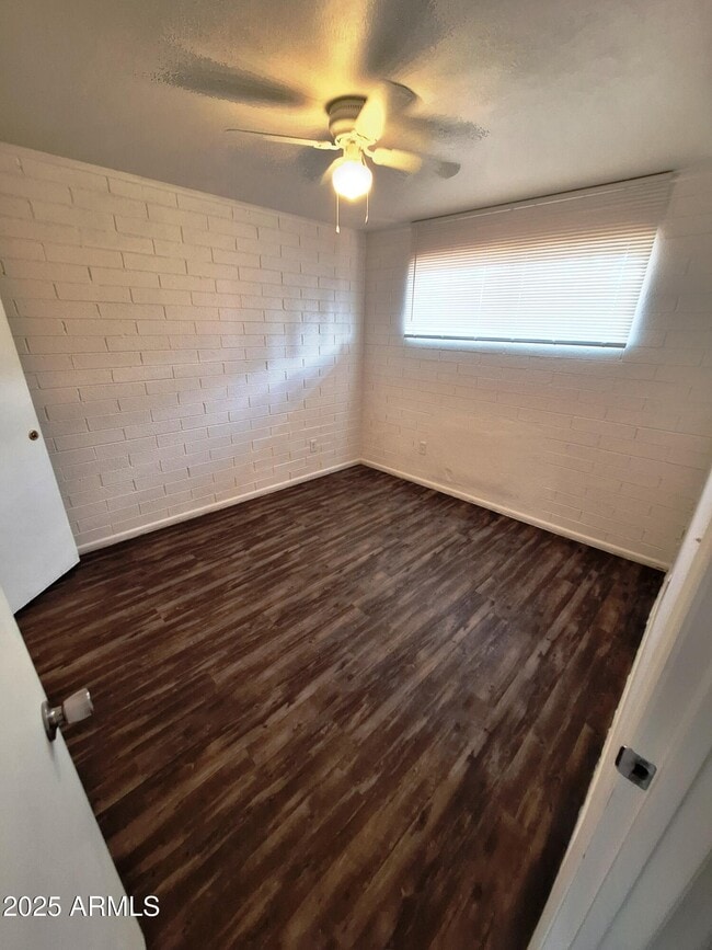 Building Photo - 1317 N 48th Pl
