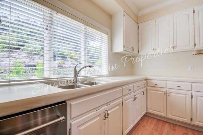 Building Photo - Panoramic Views from Hillside Custom Home on private drive