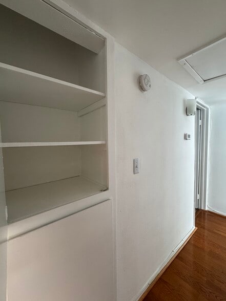 Hallway linen closet - 11112 Summertime Ln