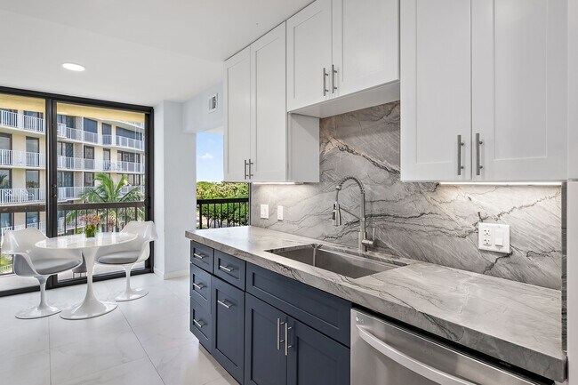 Building Photo - 3390 S Ocean Blvd