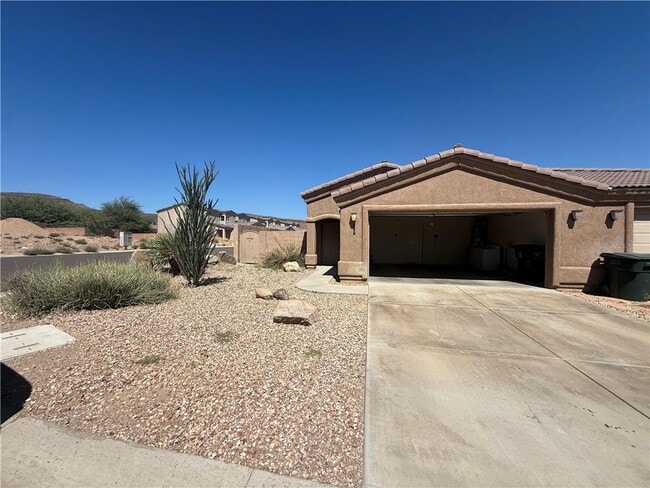 Primary Photo - 685 Vista Grande Dr